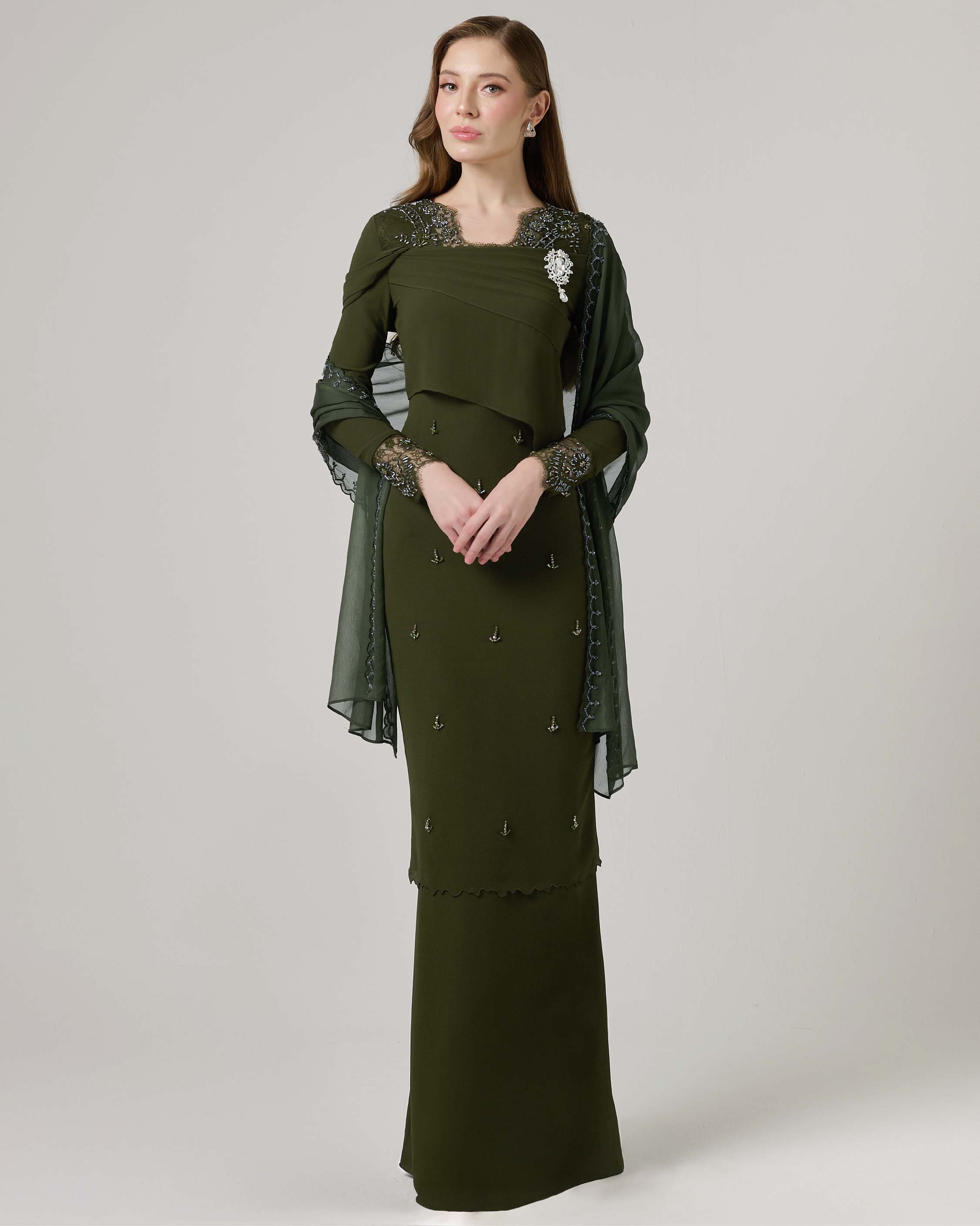 AMARAA MAHARANEE - KELLY GREEN Qiszar AMARAA MAHARANEE - KELLY GREEN Qiszar